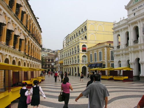 380 - Macau