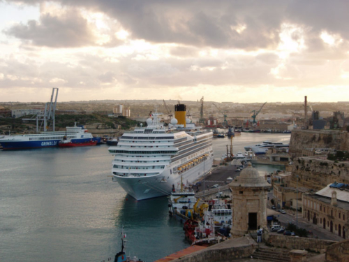 Valletta-Upper-Barracca-Garden 011 (Harbour)